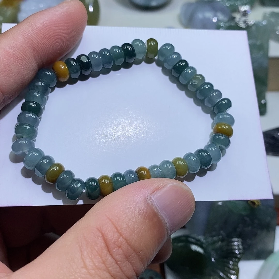 翡翠未镶嵌颈饰手串