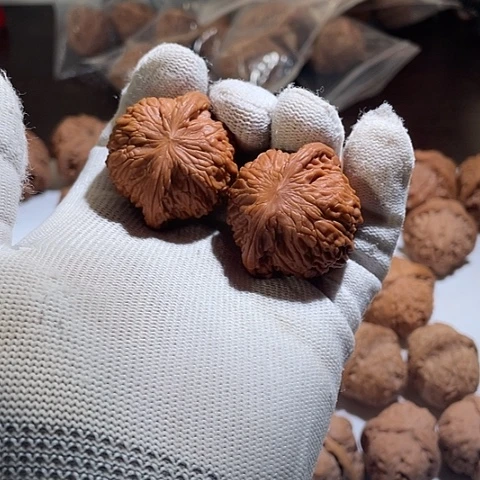 文玩核桃吊坠磨盘