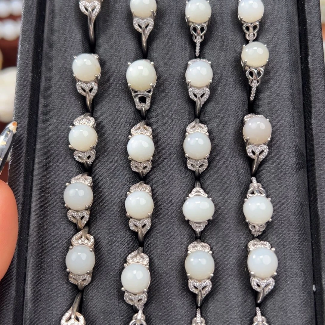 和田玉未镶嵌戒指