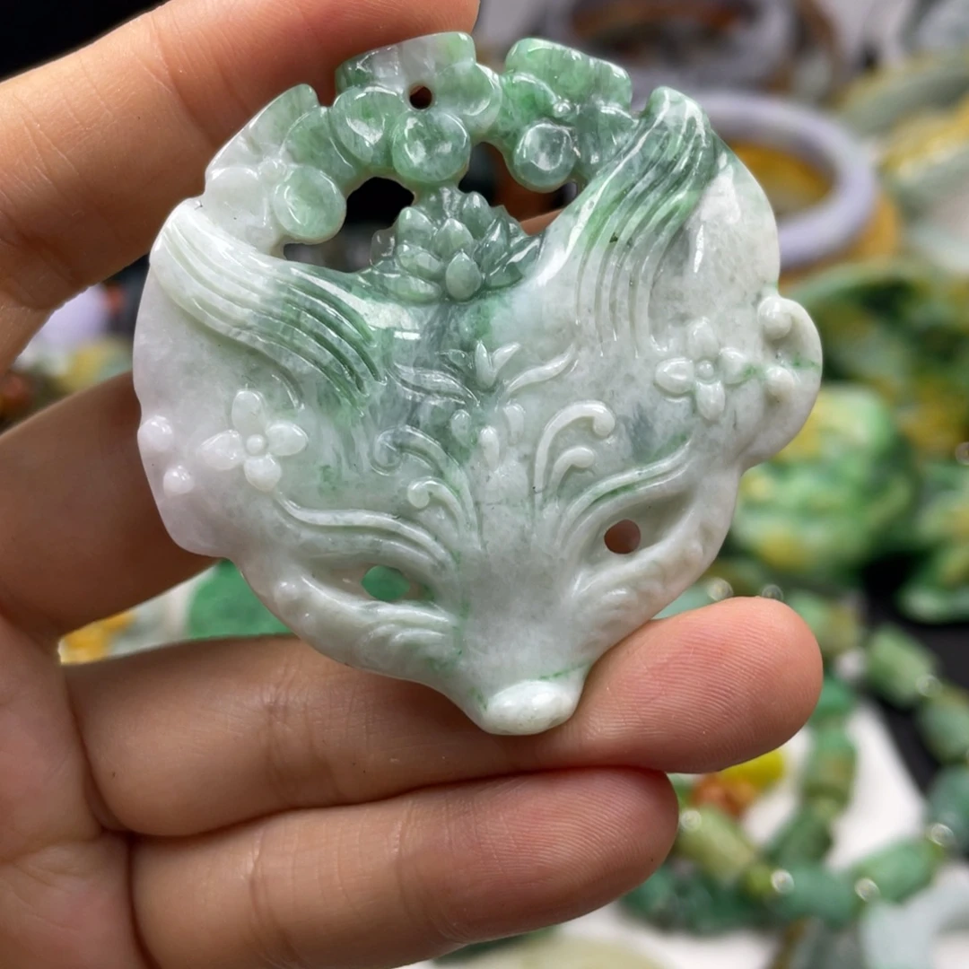 颈饰未镶嵌翡翠牌子