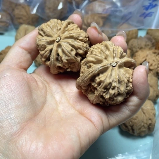 上***水文玩核桃吊坠粗筋17