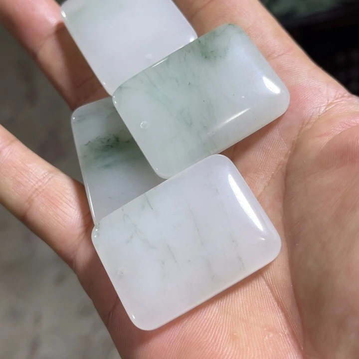 石英质玉未镶嵌颈饰