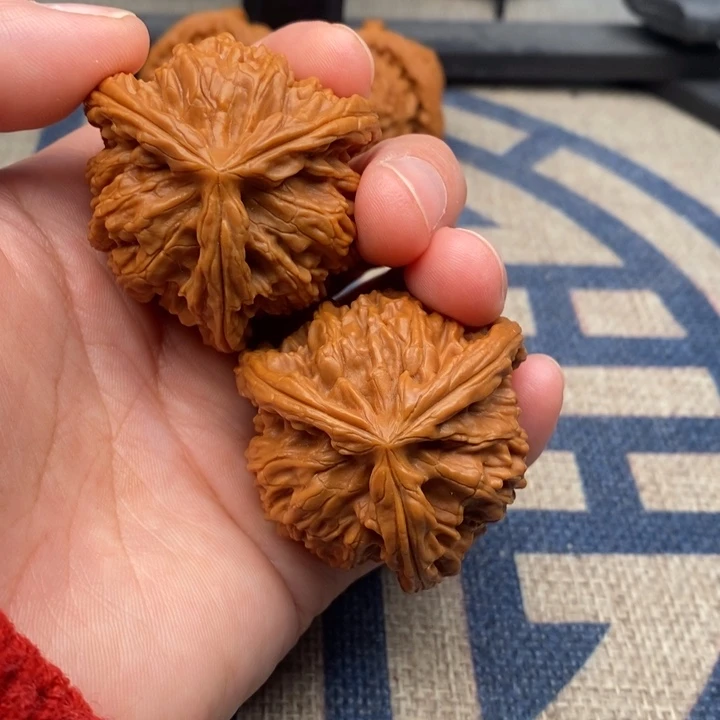 吊坠文玩核桃山***、三棱