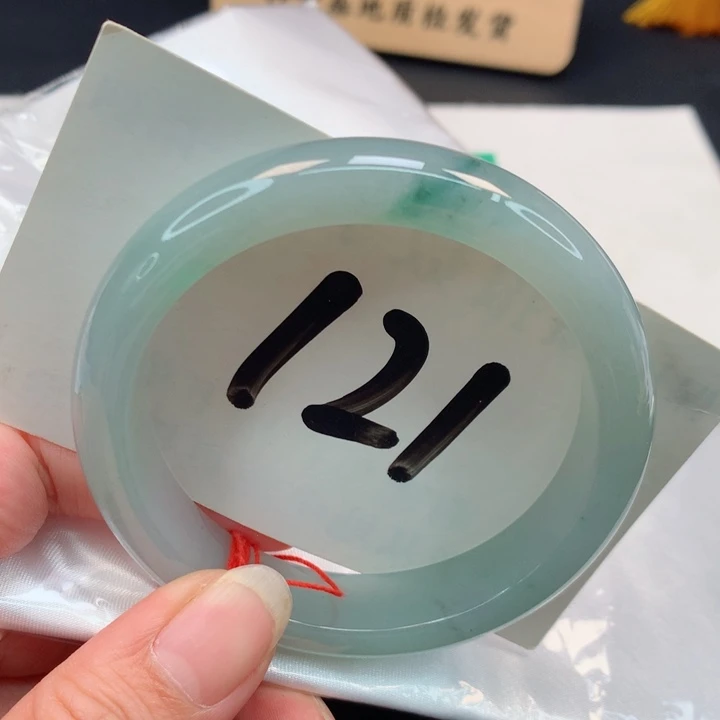 翡翠手镯未镶嵌正