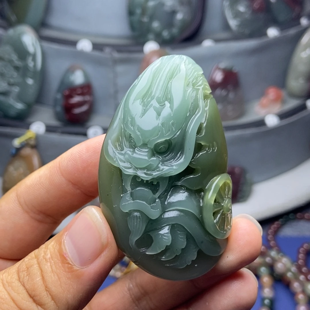 萧***穗玛瑙/玉髓未镶嵌颈饰