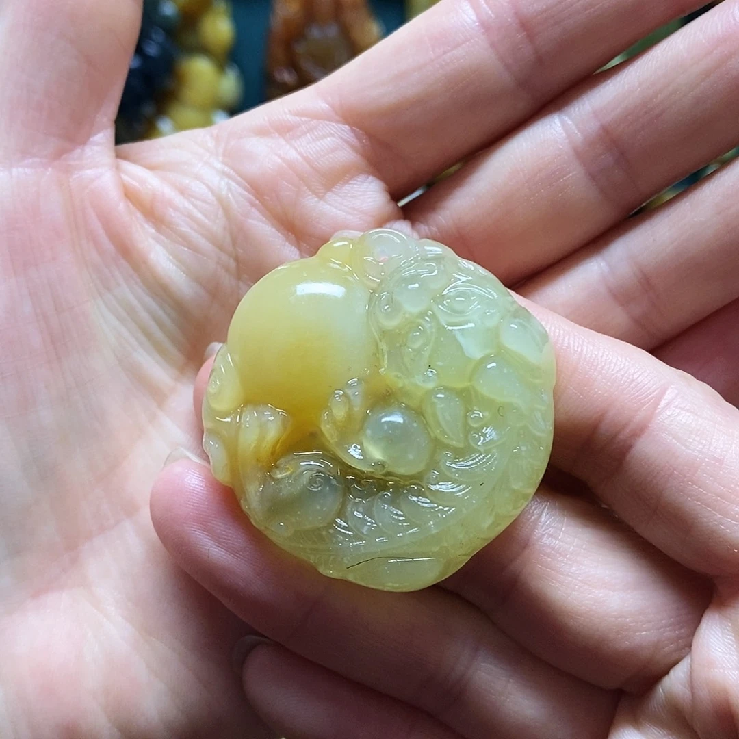 岫玉未镶嵌吊坠(赠链)