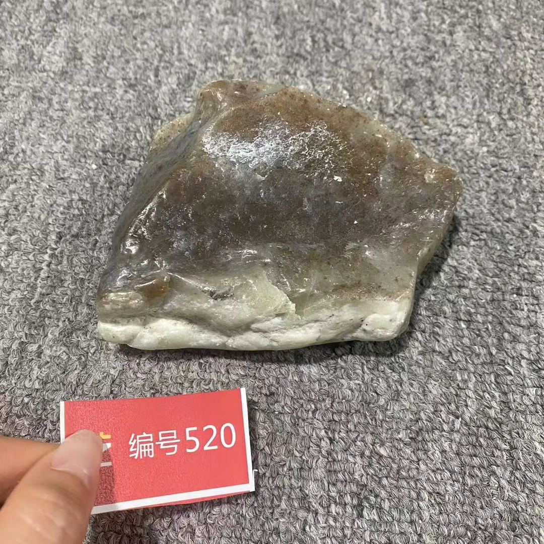 新疆玉料原石发一件编号520