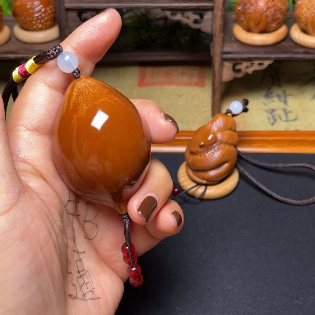 橄榄核吊坠蝴蝶37穿配