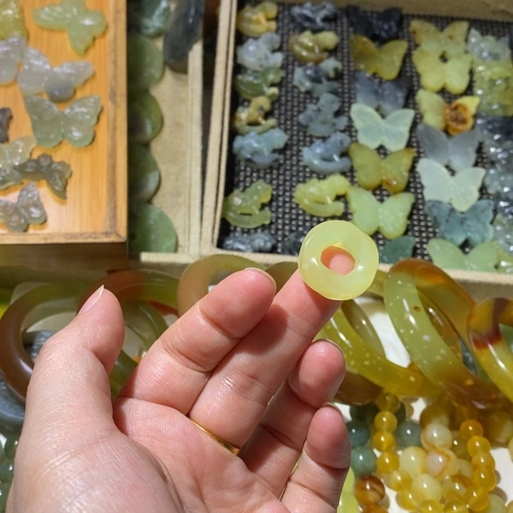 蛇纹石玉合金颈饰