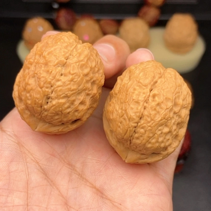 【闪购商品】文玩核桃把件38尺金蟒元宝