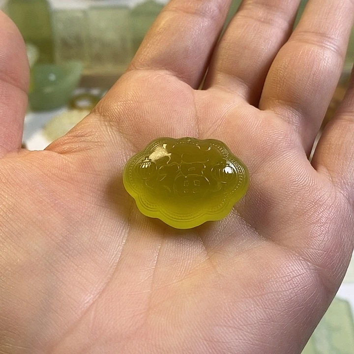 微***俊蛇纹石玉未镶嵌颈饰