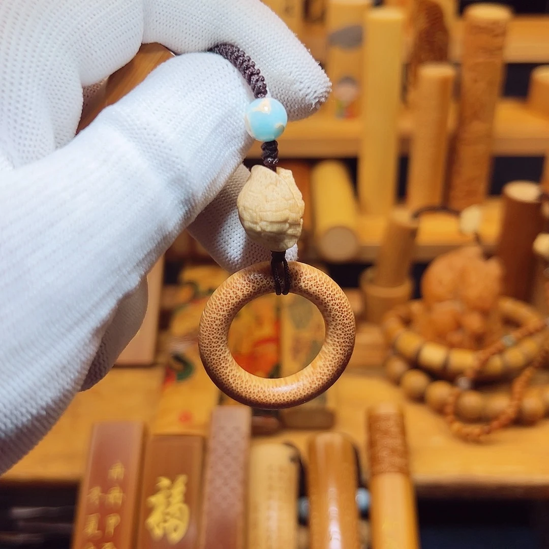 今***斤龟甲配饰…………………………