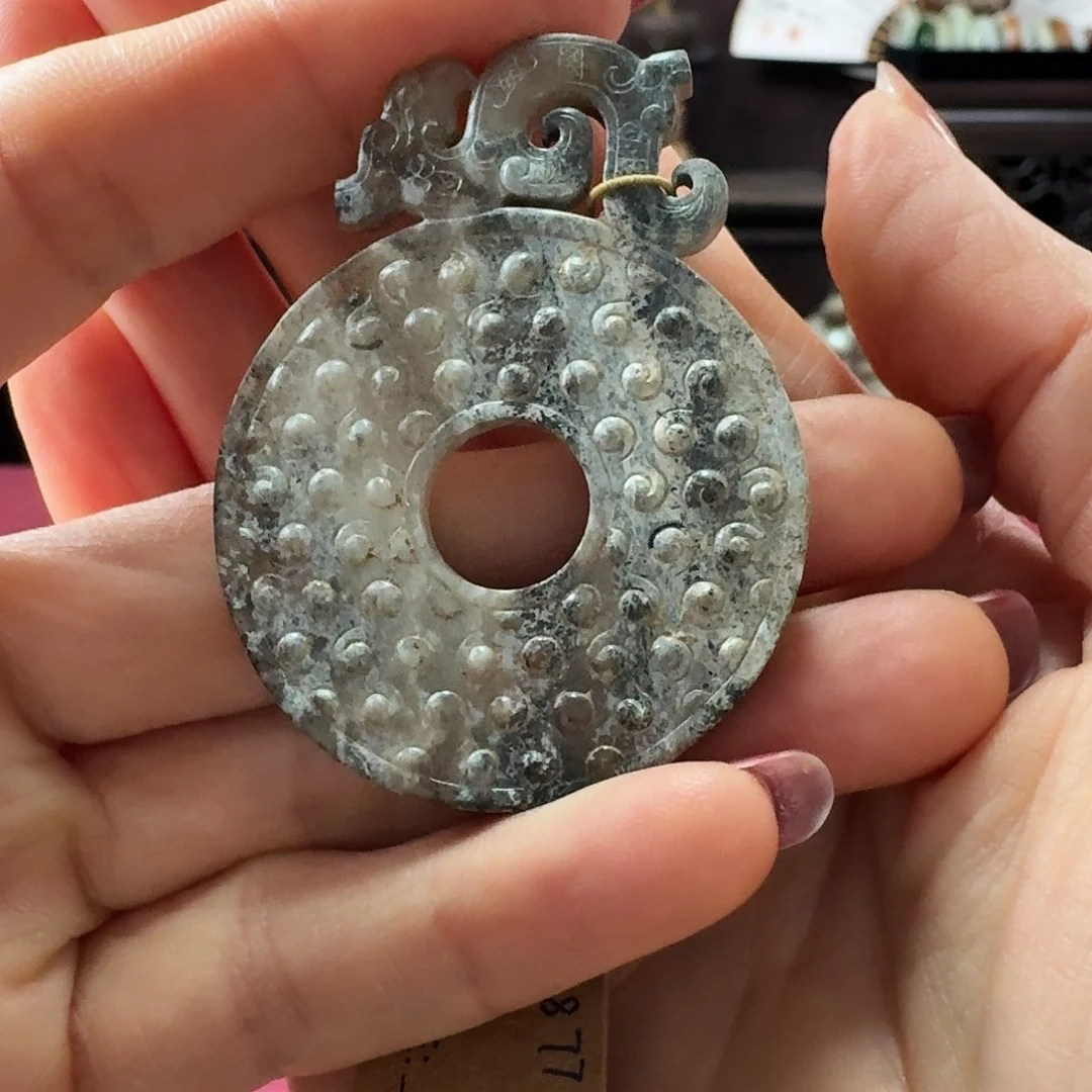 路***道和田玉未镶嵌颈饰