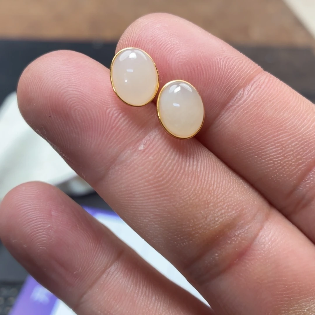 和田玉未镶嵌耳饰