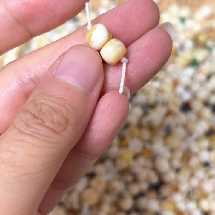 裸石蜜蜡未镶嵌7.3mm一对