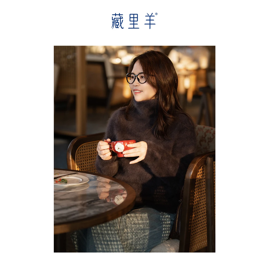 藏里羊【北美小动物毛毛】“辛德瑞拉”重磅高领轻盈氛围感上衣M1967
