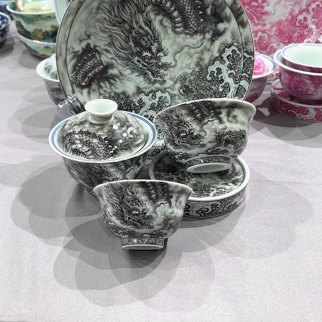 瓷片景德镇瓷器精品陈列