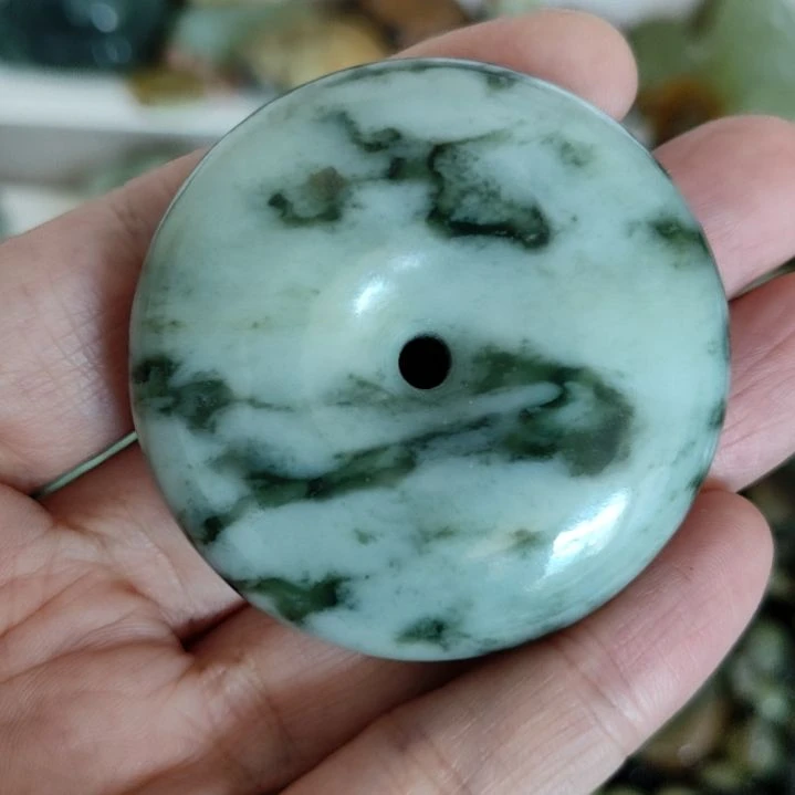 岫玉未镶嵌平安扣轻**月