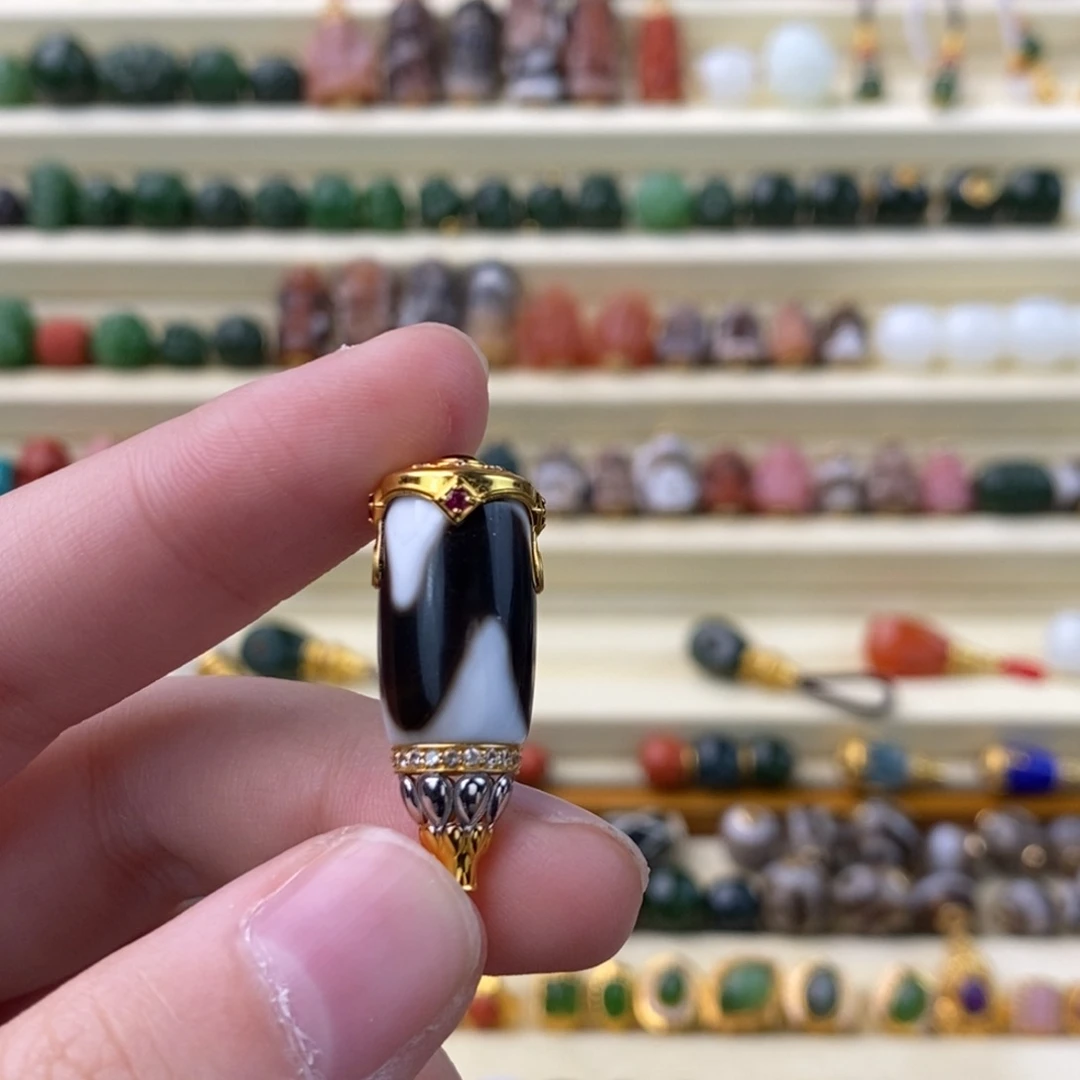 #***绵玛瑙/玉髓18K金镶嵌颈饰