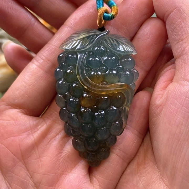 蛇纹石玉未镶嵌挂件