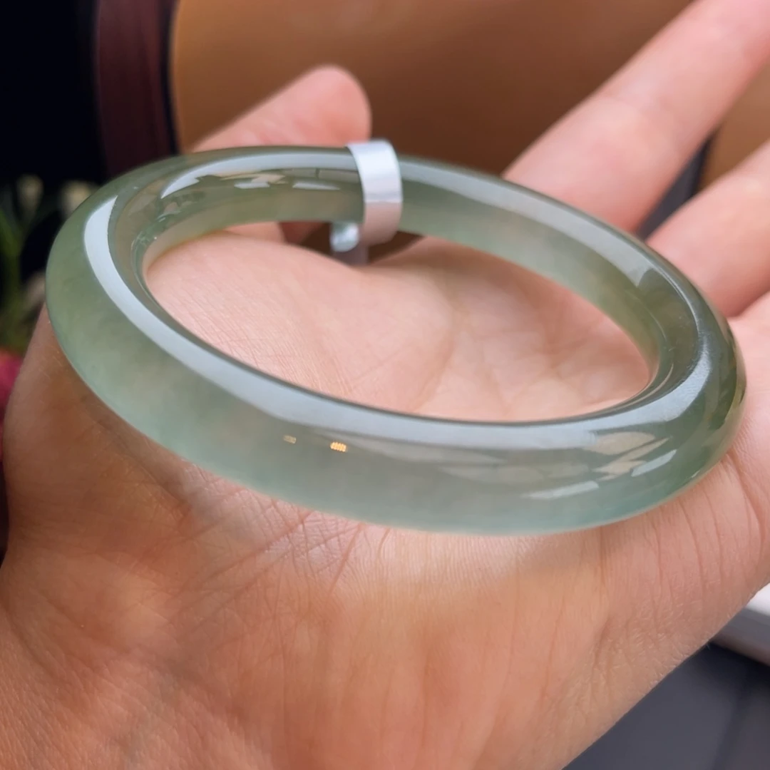 翡翠手镯（圆镯）未镶嵌