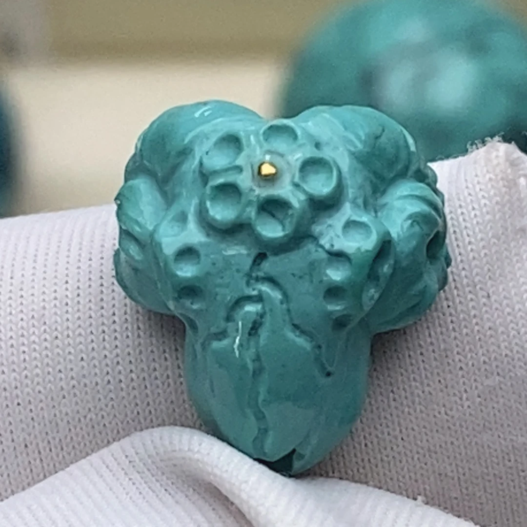 绿松石未镶嵌珠宝奇石