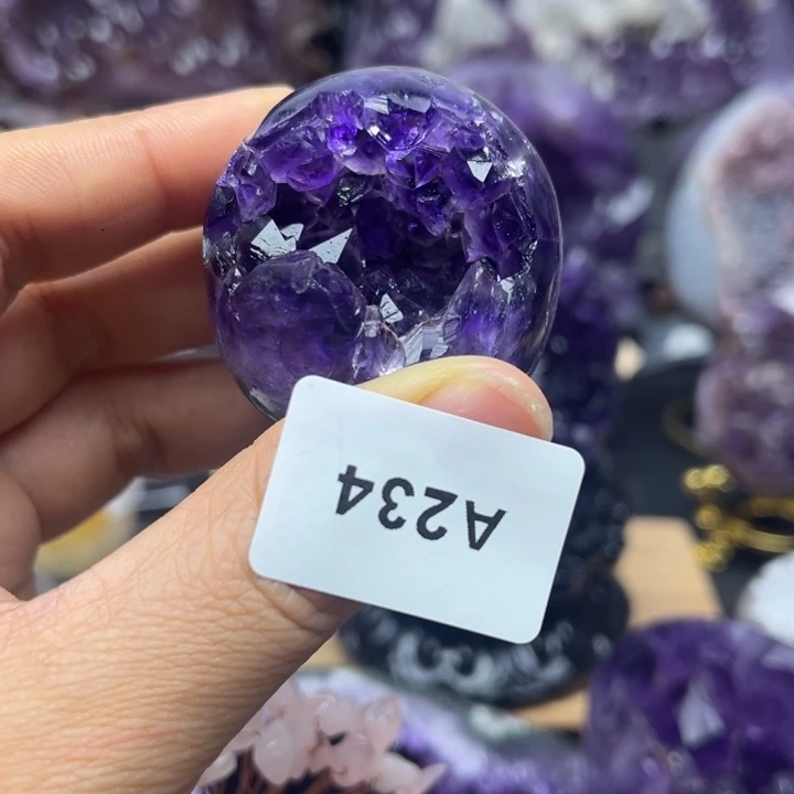 暖***暖未镶嵌水晶大型摆件（非配饰）