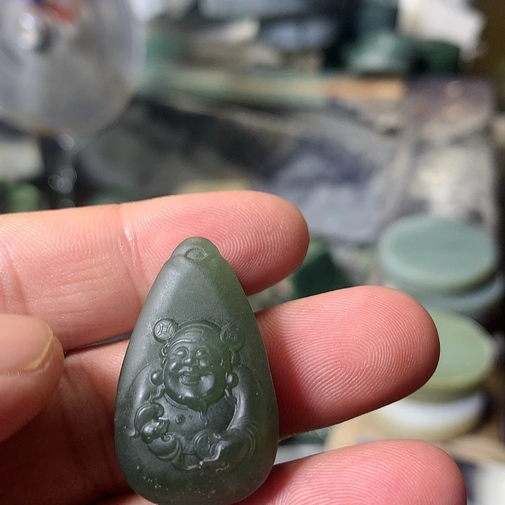 颈饰未镶嵌和田玉（糖玉）