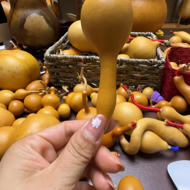 西***土精品店老板和他同事说