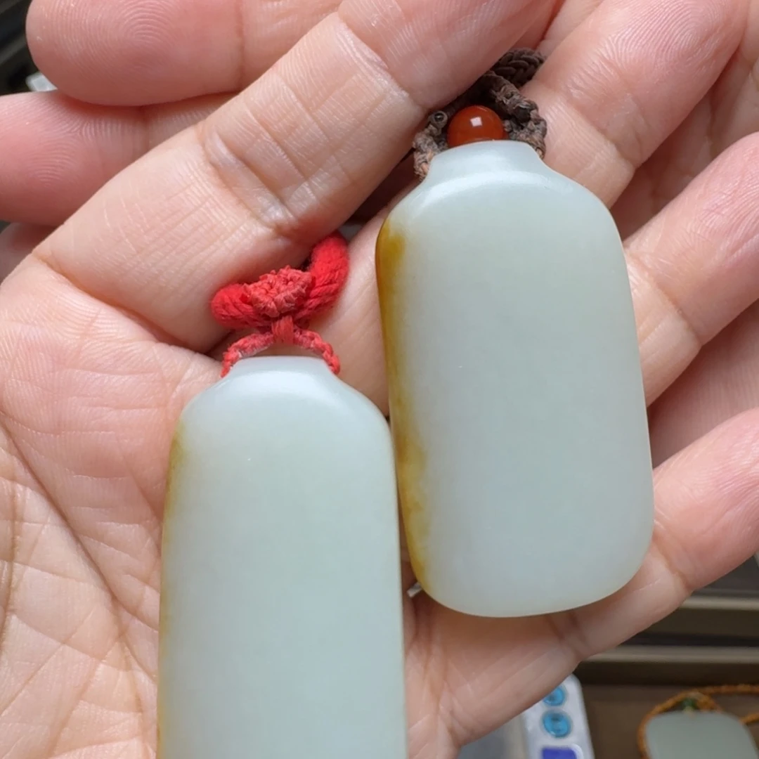 心***花颈饰未镶嵌和田玉