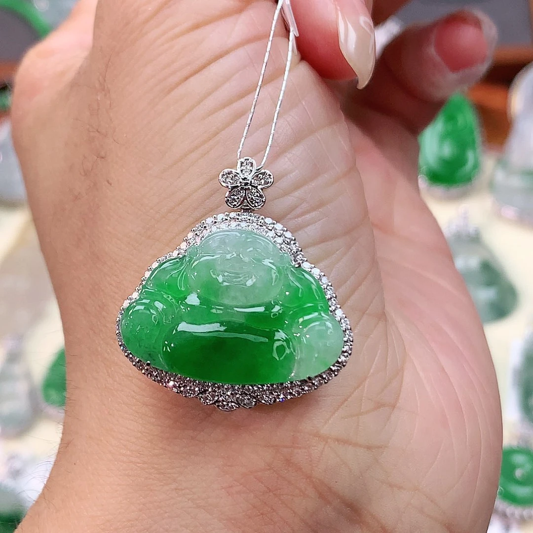 颈饰18K金镶嵌翡翠佛公