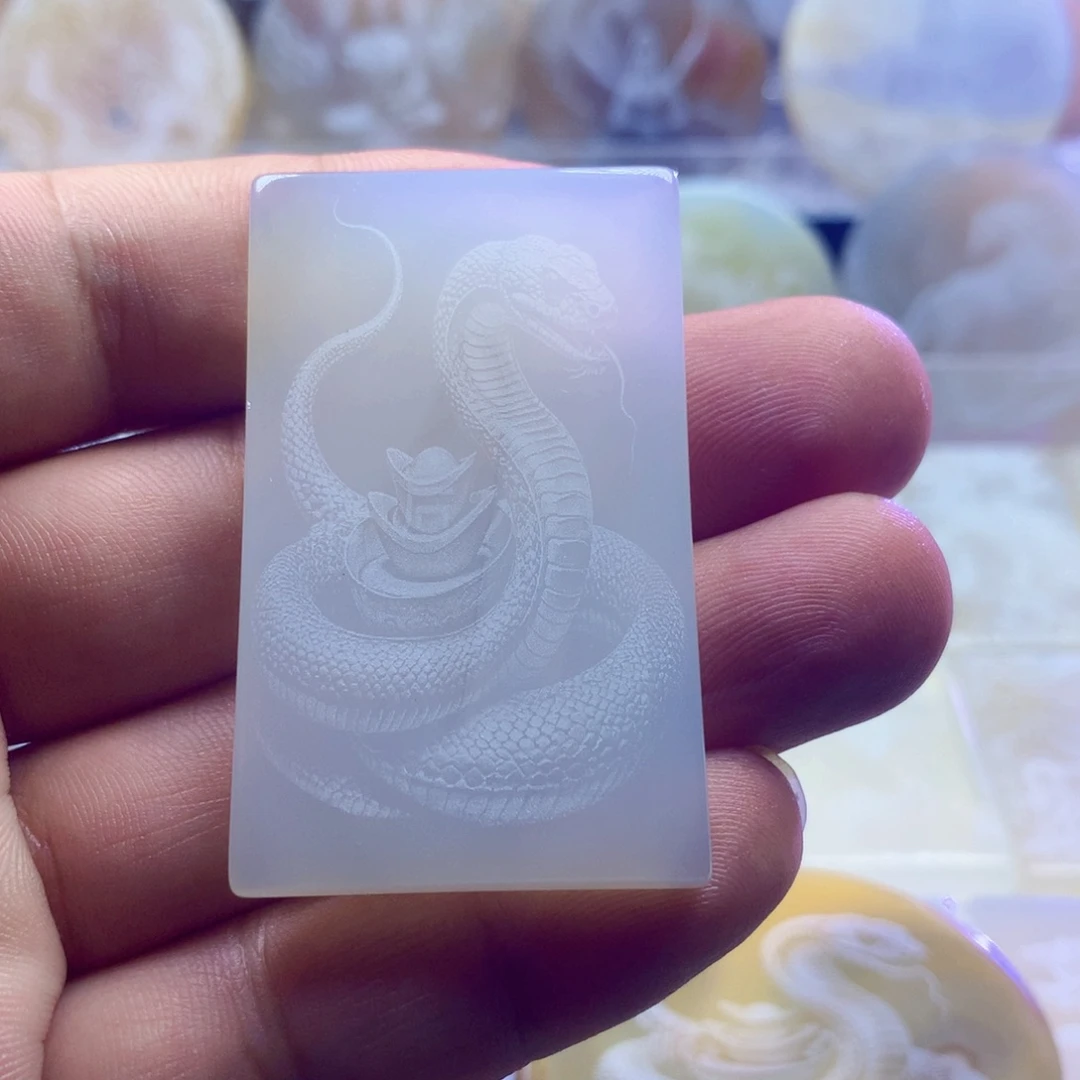 未镶嵌颈饰玛瑙/玉髓张*