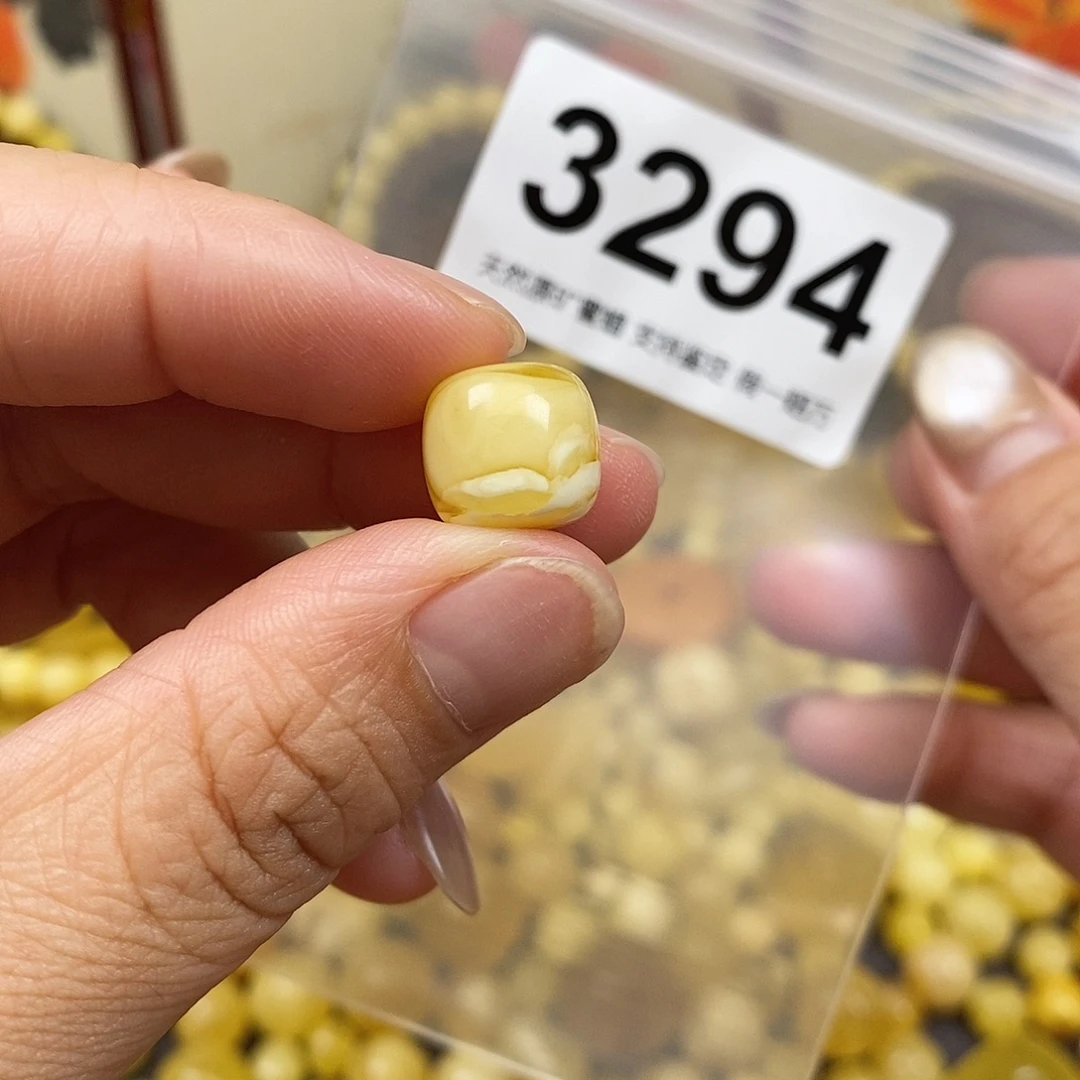 琥珀未镶嵌珠宝奇石11.9