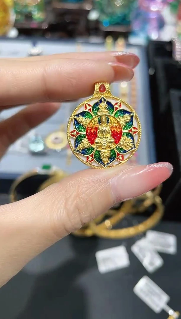 18K金镶嵌贝壳吊坠罗盘款（不含链）