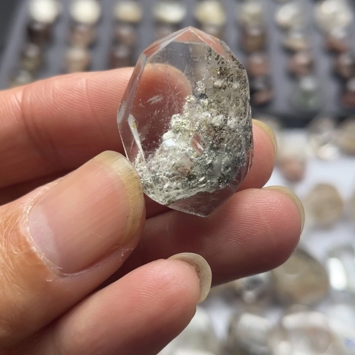 纯天然粉色幽灵碧玺（处理）
