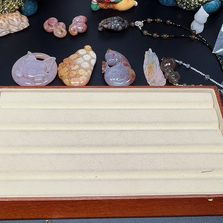 硅化玉手链合金?*珊瑚玉