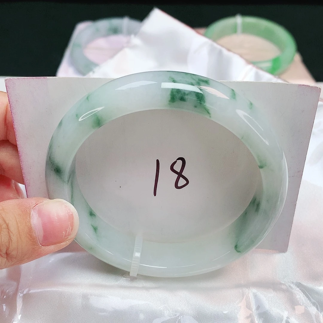 翡翠未镶嵌手镯正圈59