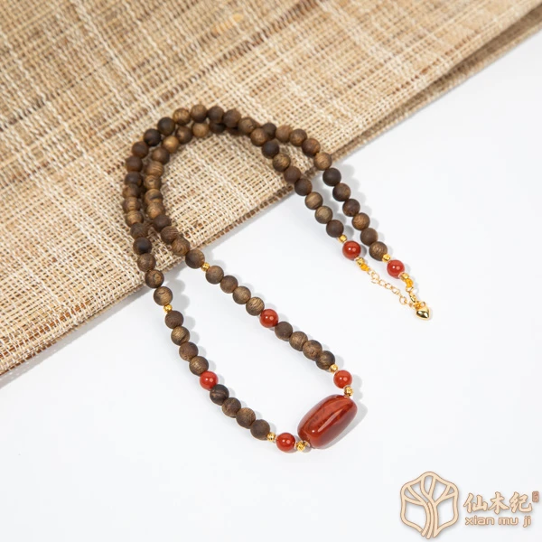 沉香【彤云】海南莺歌绿奇楠·南红随形沉香项链（多样性发一）