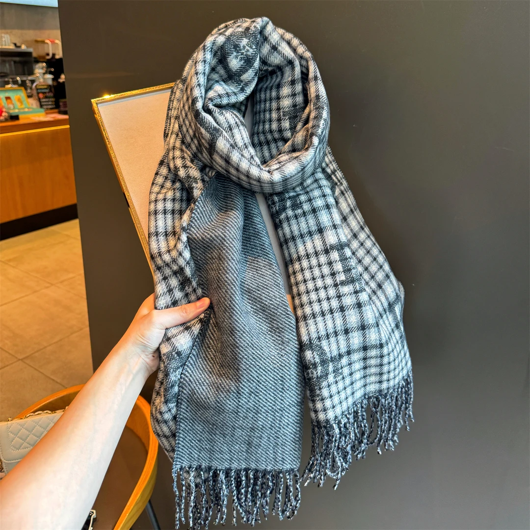 Miss both送礼灰色格子字母围巾女2025冬新款双面披肩保暖围脖男