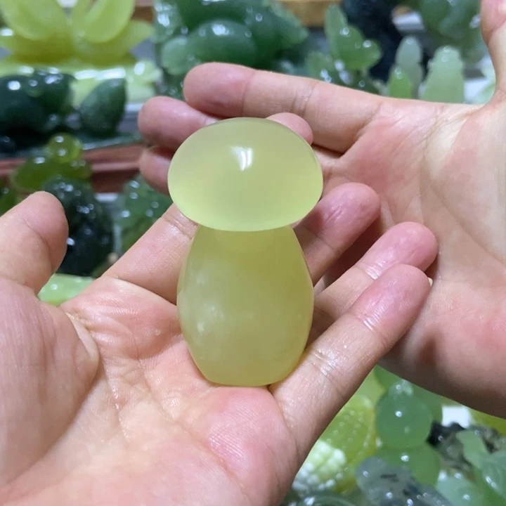 【闪购商品】蛇纹石玉未镶嵌把件