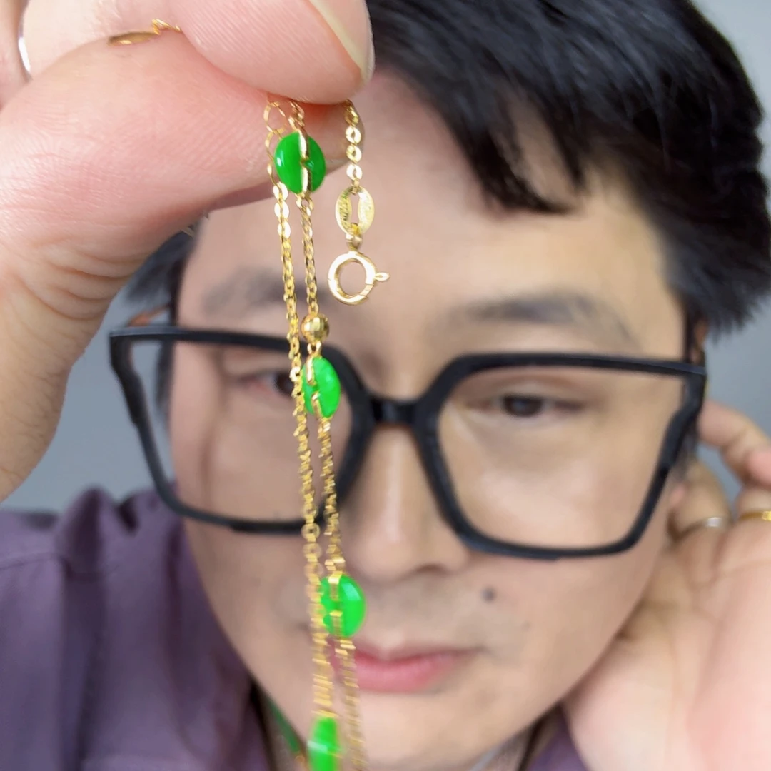 翡翠18K金镶嵌颈饰一件