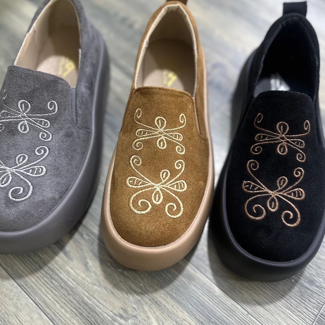 2025新款平底女鞋
