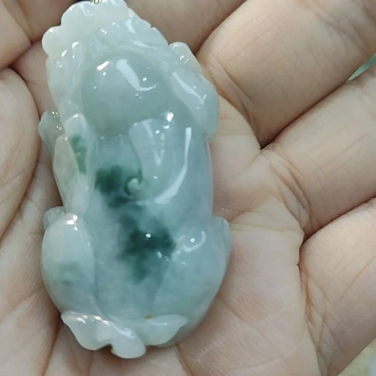 翡翠未镶嵌颈饰吊坠