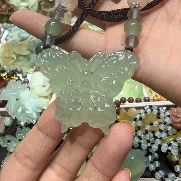 蛇纹石玉未镶嵌吊坠