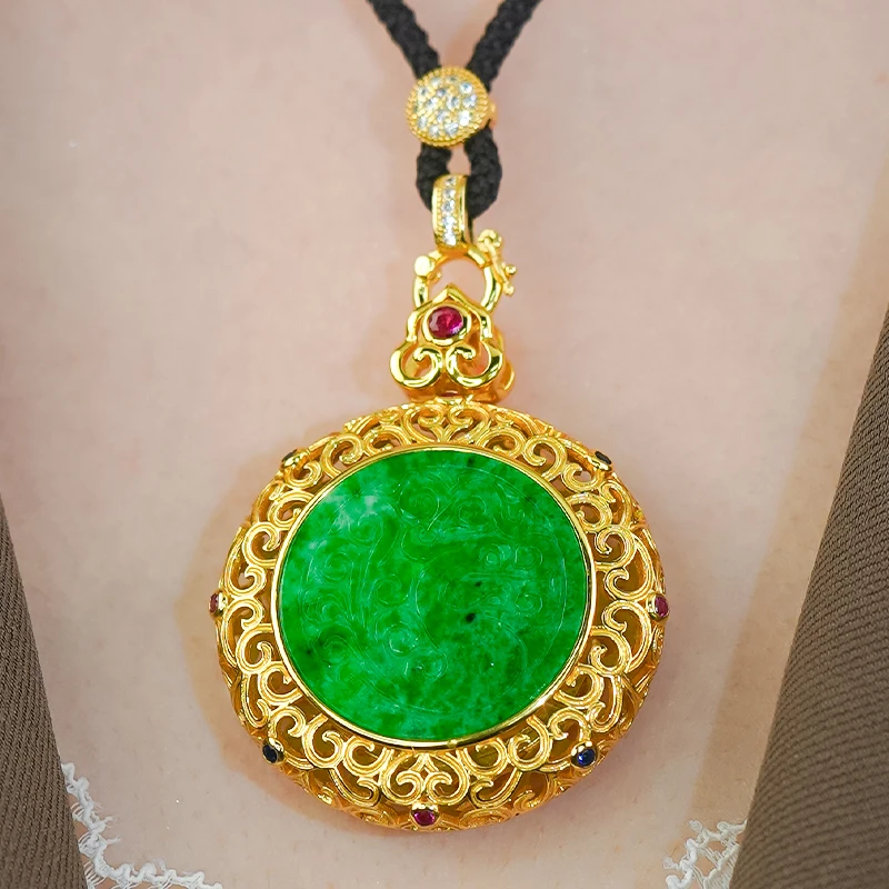 一点红天然翡翠A货银镶大气雕花工艺满绿翡翠圆牌黑色高货绳套装