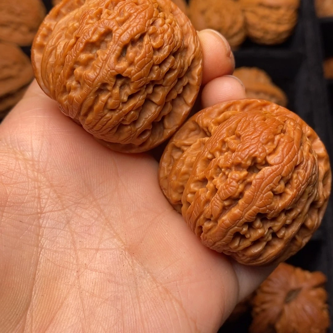 文玩核桃把件秦岭野生核桃