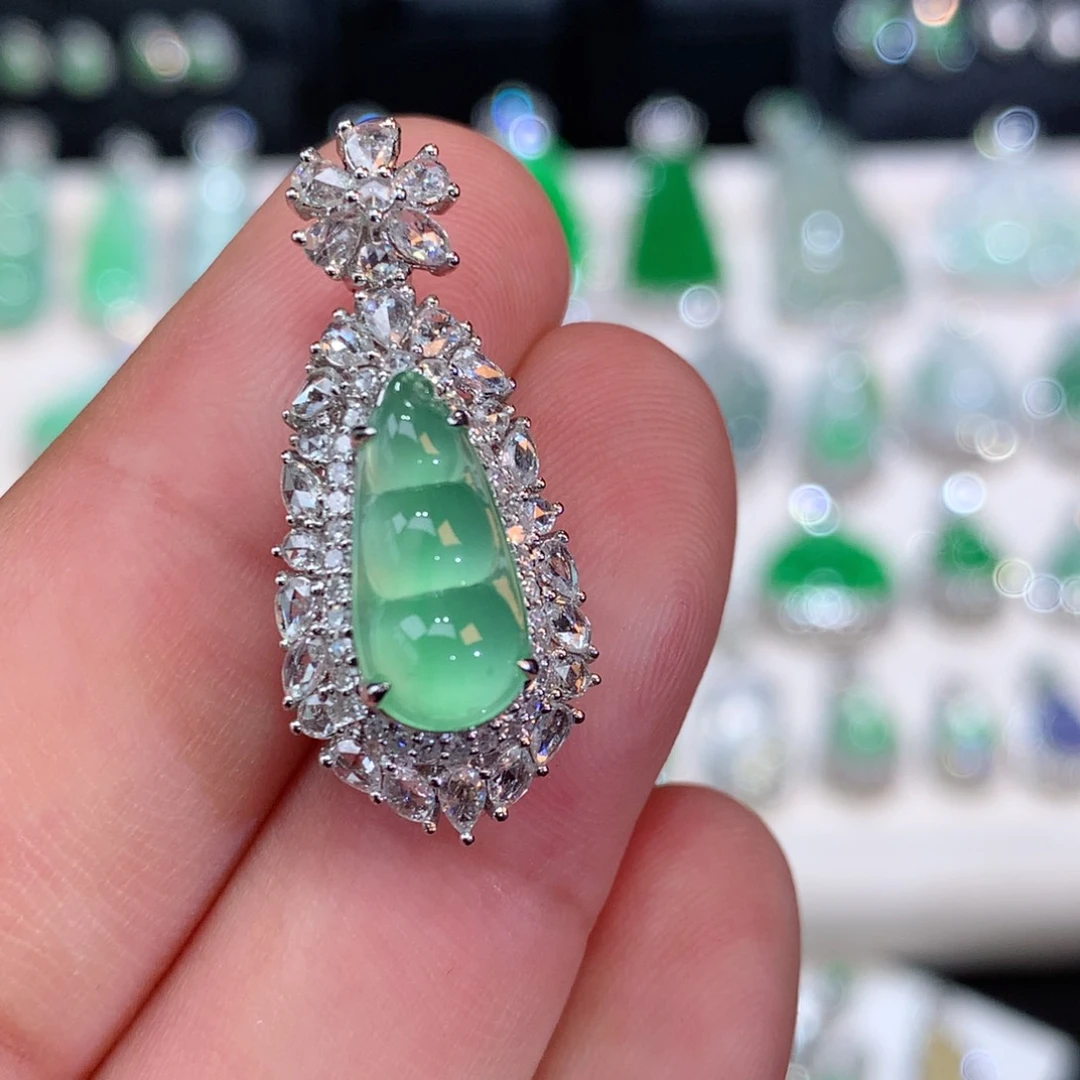 翡翠18K金镶嵌颈饰（收到货48小时鉴赏期）