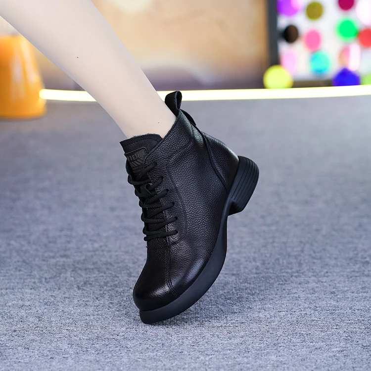 0235新款真皮休闲百搭短靴头层牛皮圆头粗低跟简约舒适加厚马丁靴