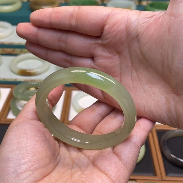 和田玉手镯未镶嵌53