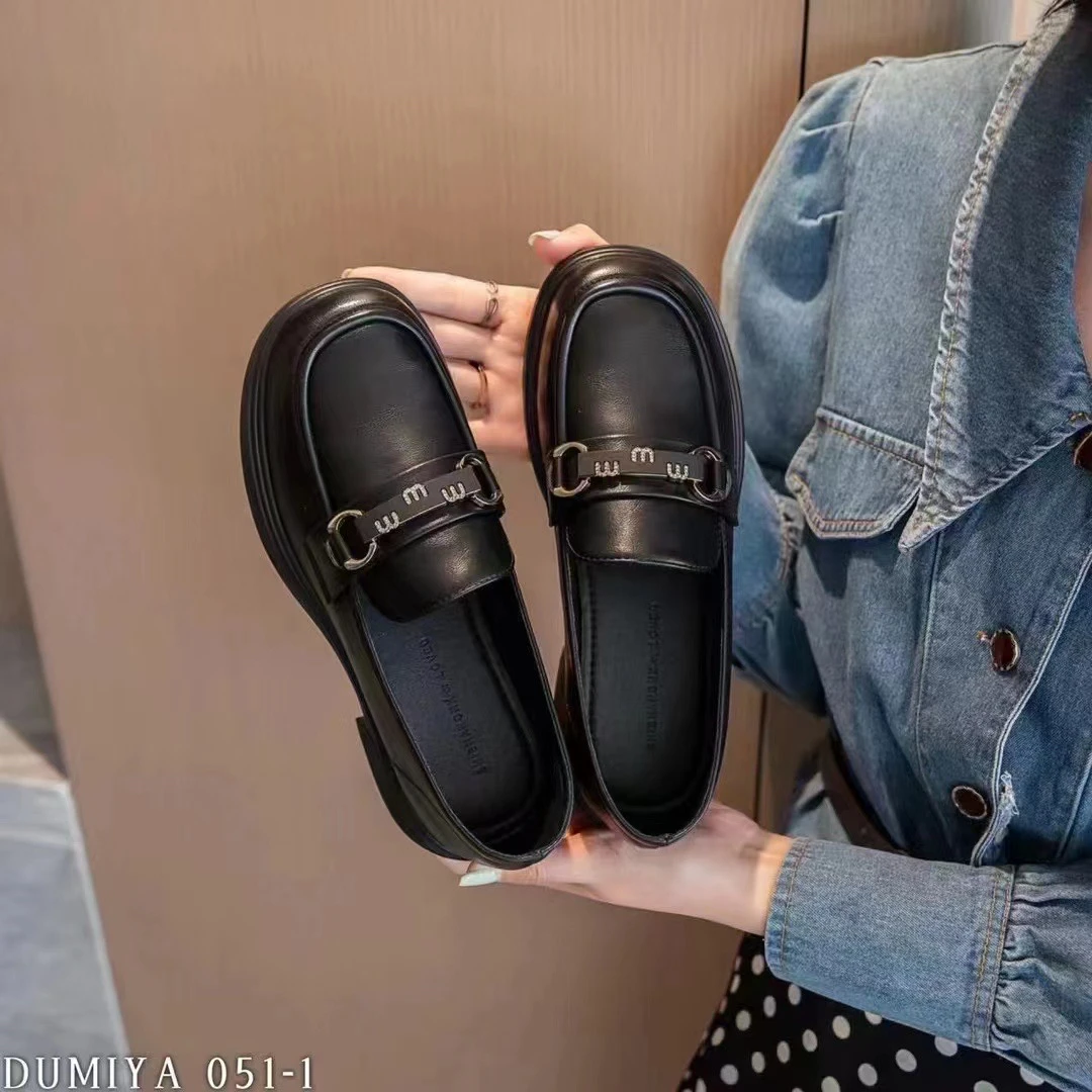 中跟防磨脚水钻乐福鞋平底软底英伦风女鞋秋季黑色杜米亚ins网红